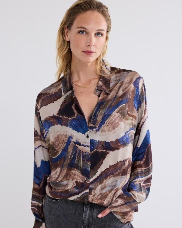 Blouse swirl print