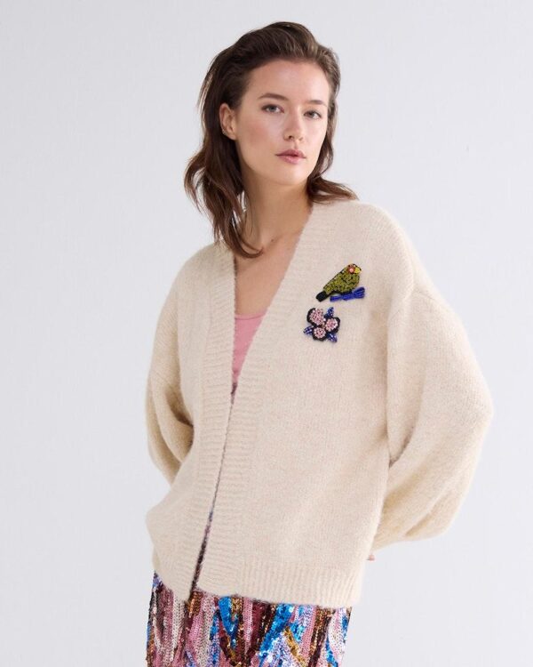 Cardigan with brooches cozy me