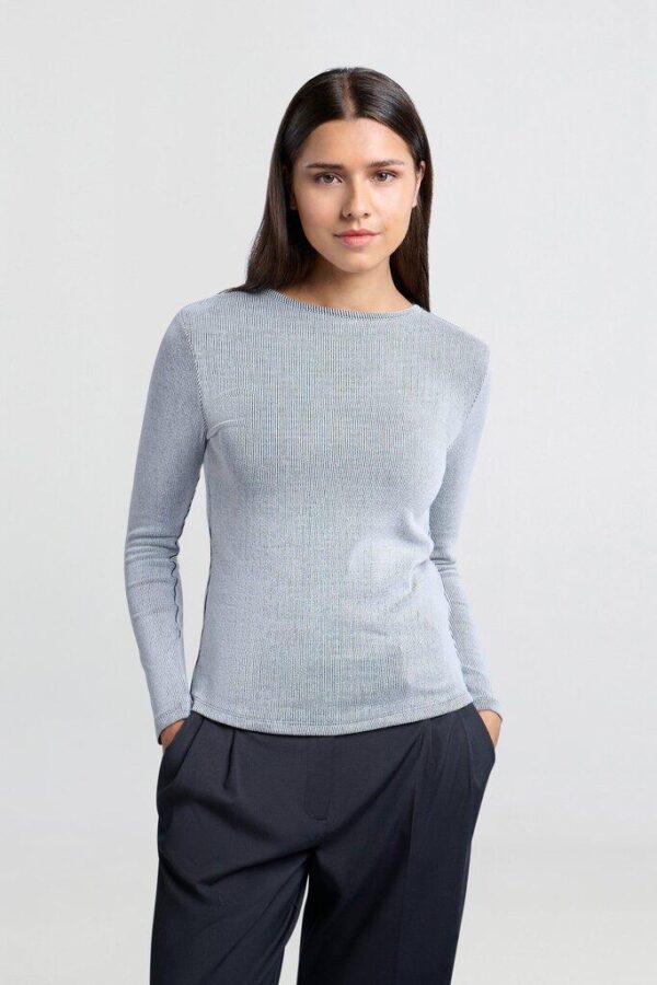 Rib top with shoulder pads