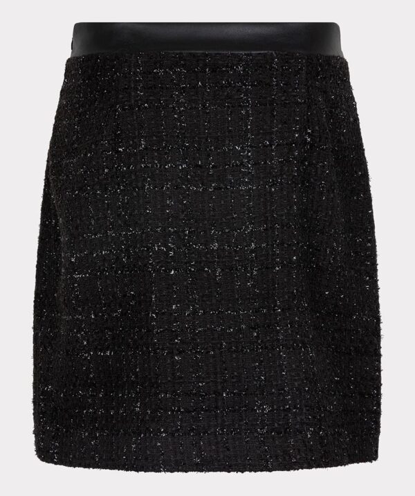 Skirt tweed overlap