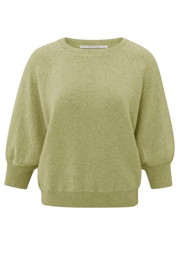 Sweater with round neck