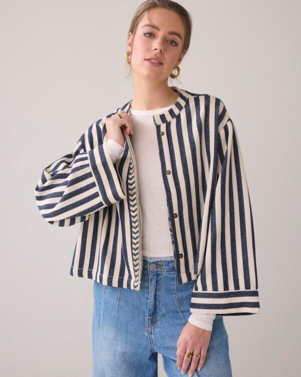 Short round neck Stripe Jacket