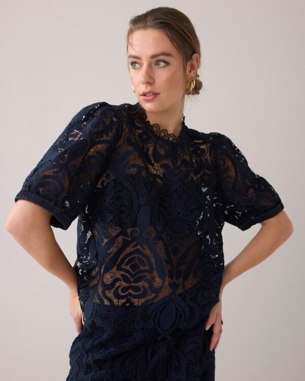 Short sleeve top Lace